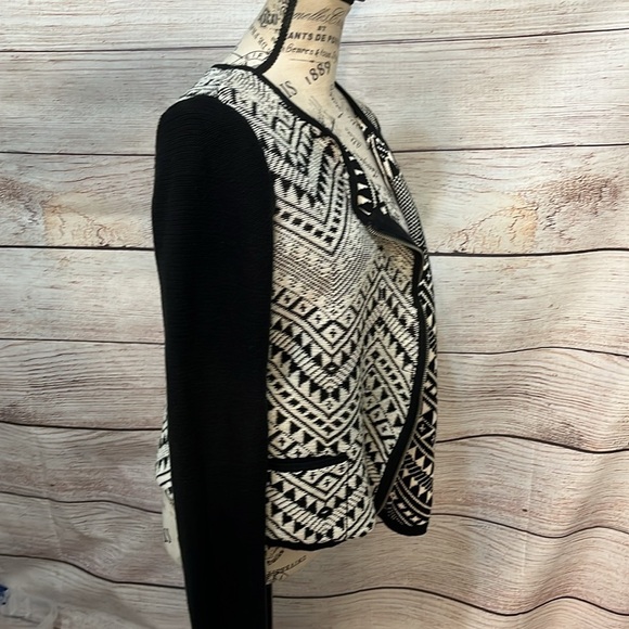 Lucky Brand Cardigan Sweater Asymmetrical  Front Zipper Tribal Print Size Large - Picture 4 of 9